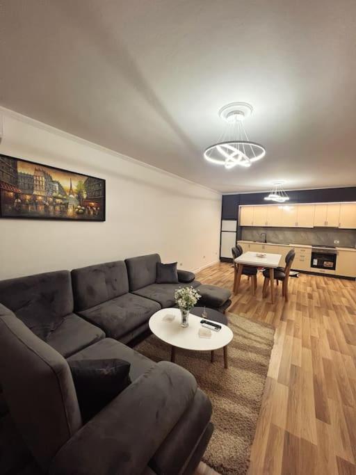 Art'S Apartment Tirana Eksteriør billede